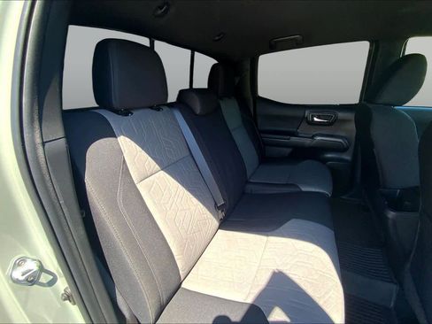 Certified 2023 Toyota Tacoma TRD Off-Road image 19