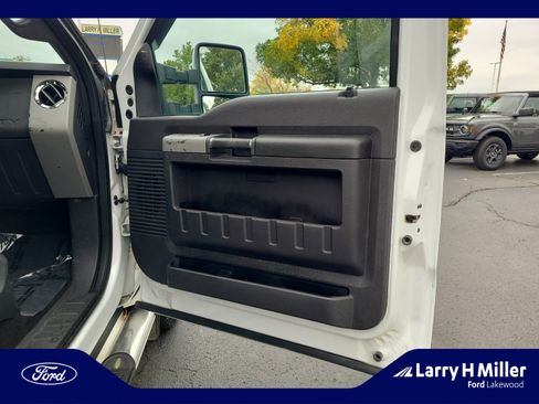 Used 2015 Ford F350 Lariat w/ Lariat Ultimate Package image 16