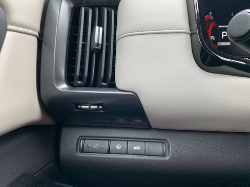 New 2026 Nissan Pathfinder SL w/ SL Premium Package FWD image 19