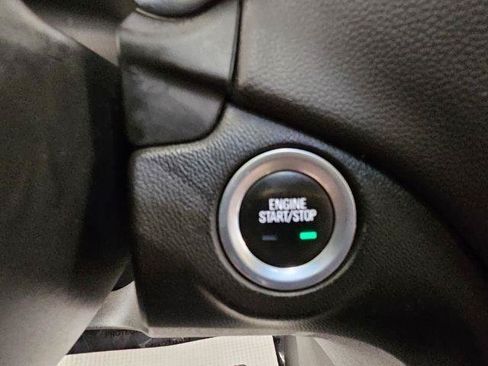 Used 2021 Chevrolet Equinox LT w/ Driver Convenience Package AWD/4WD image 16