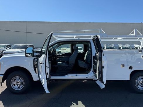 New 2026 Ford F250 XL w/ XL Chrome Package image 24