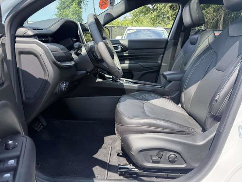 Used 2023 Jeep Compass High Altitude AWD/4WD image 11