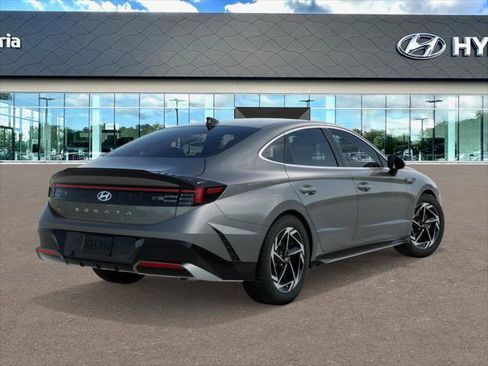New 2026 Hyundai Sonata SEL FWD image 4