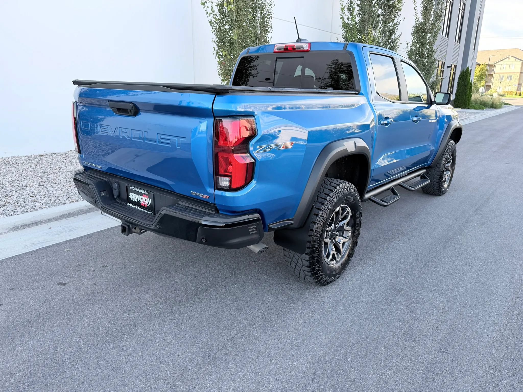 Used 2024 Chevrolet Colorado ZR2 w/ Technology Package AWD/4WD image 5