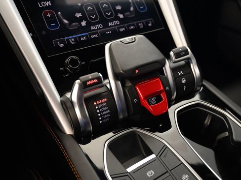 Used 2019 Lamborghini Urus image 42