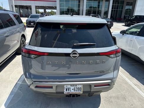 Used 2026 Nissan Pathfinder Platinum AWD/4WD image 8