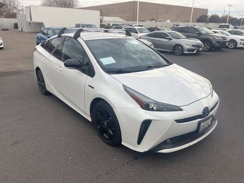 Used 2021 Toyota Prius image 3