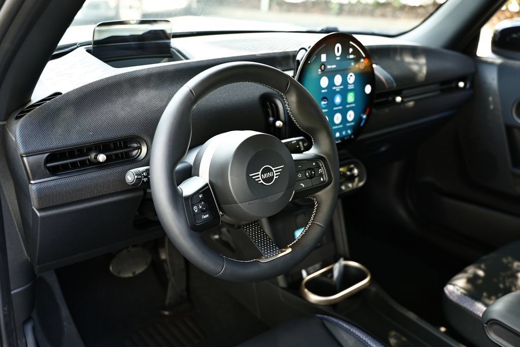 New 2026 MINI Cooper 2-Door Hardtop FWD image 19