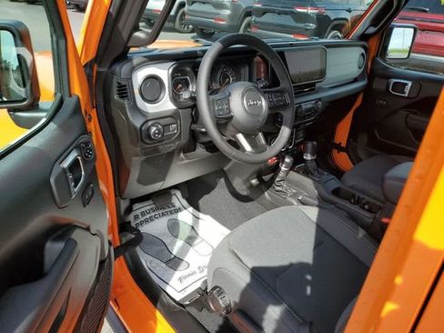 New 2026 Jeep Gladiator Sport AWD/4WD image 12