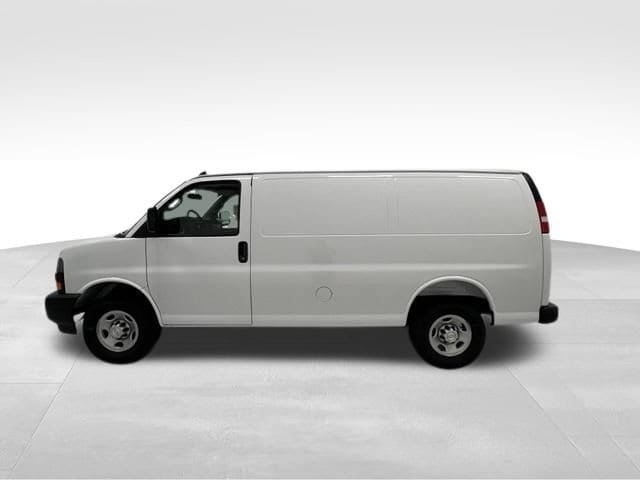 New 2026 Chevrolet Express 2500 w/ Driver Convenience Package RWD image 4