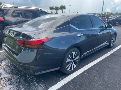 Used 2019 Nissan Altima 2.5 SL FWD image 4