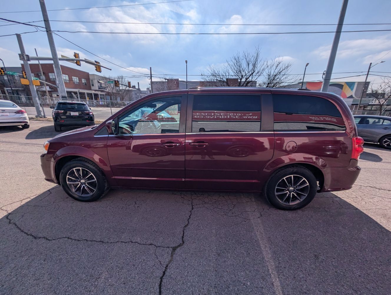 Used 2017 Dodge Grand Caravan SXT FWD image 9