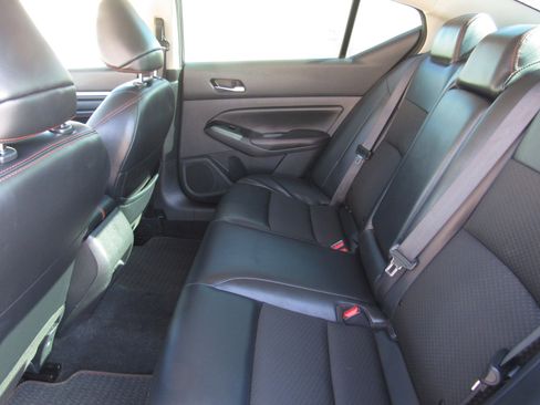 Used 2023 Nissan Altima 2.5 SR image 12