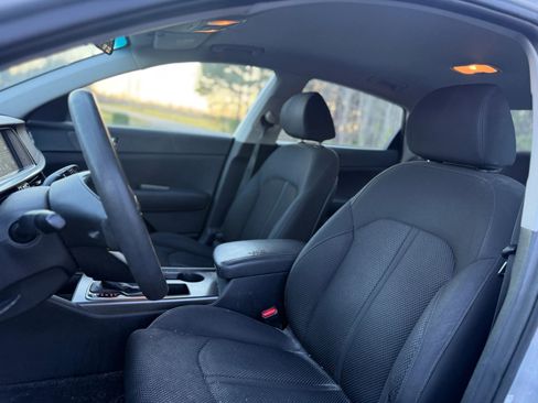 Used 2020 Kia Optima LX image 2