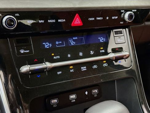 Used 2022 Kia Carnival SX image 16