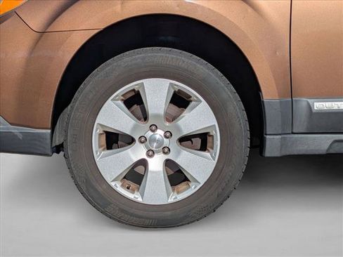 Used 2011 Subaru Outback 2.5i Premium AWD/4WD image 17