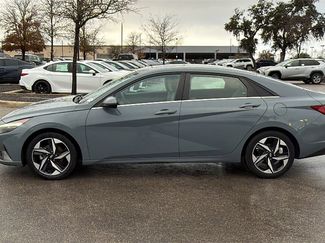 Used 2023 Hyundai Elantra Limited video 2