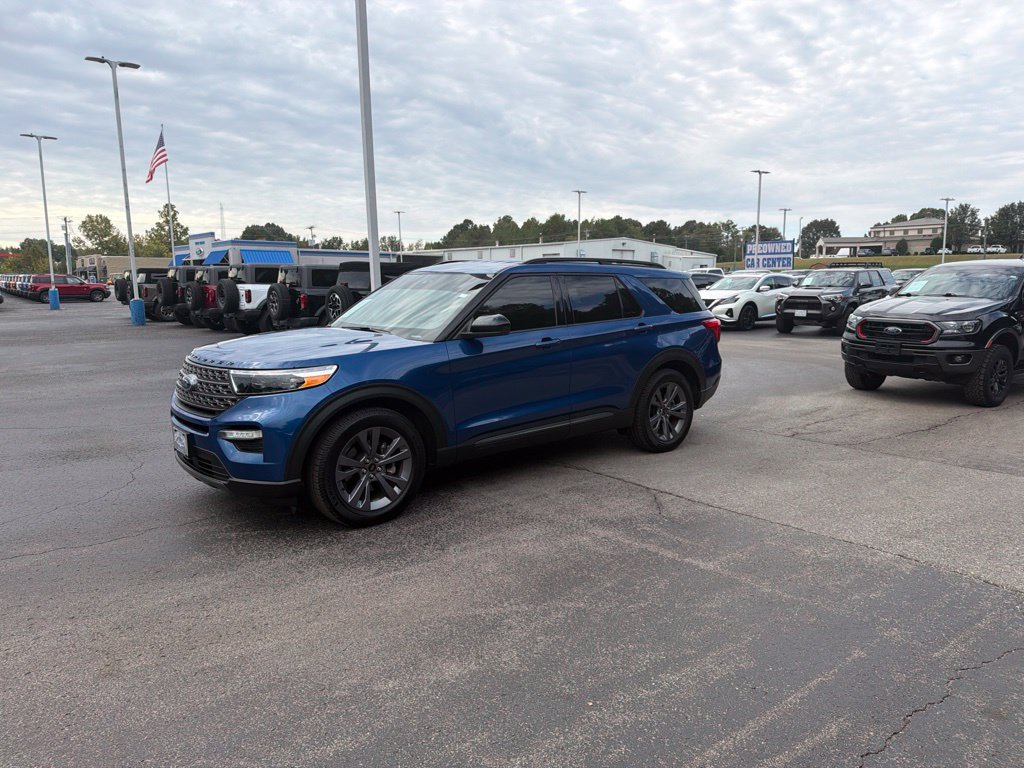 Used 2022 Ford Explorer XLT w/ Equipment Group 202A RWD image 7