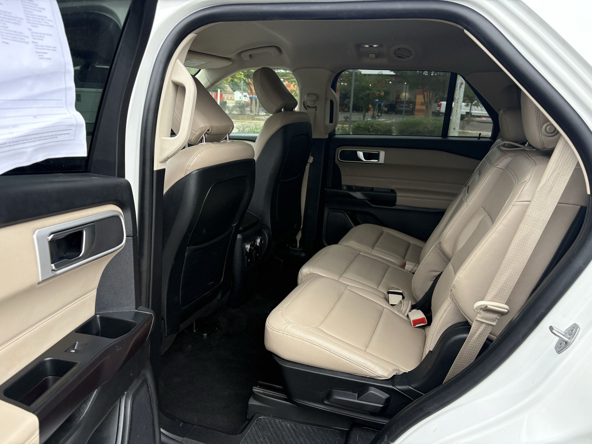 Used 2020 Ford Explorer XLT w/ Equipment Group 202A AWD/4WD image 11