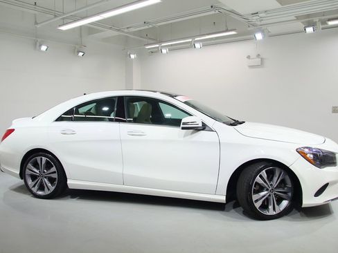 Used 2019 Mercedes-Benz CLA 250 4MATIC image 11