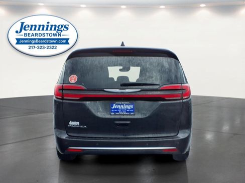 Used 2023 Chrysler Pacifica Touring-L FWD image 29