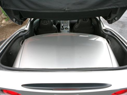 Used 2007 Chevrolet Corvette Coupe w/ Performance Package RWD image 10
