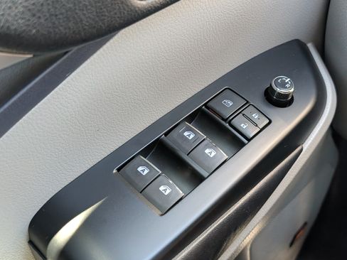 Used 2016 Toyota Highlander Limited Platinum FWD image 21