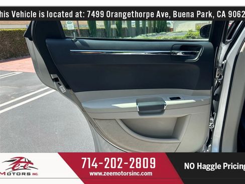 Used 2005 Chrysler 300 SRT8 w/ SRT Option Group II image 53