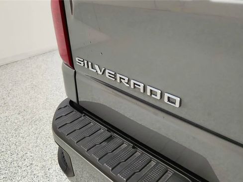 Used 2024 Chevrolet Silverado 1500 Custom image 17