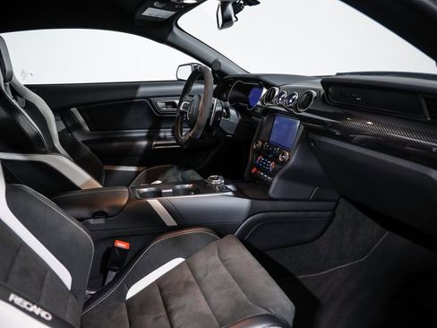Used 2020 Ford Mustang Shelby GT500 w/ Carbon Fiber Track Pack image 24