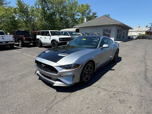 Used 2020 Ford Mustang Premium RWD image 3