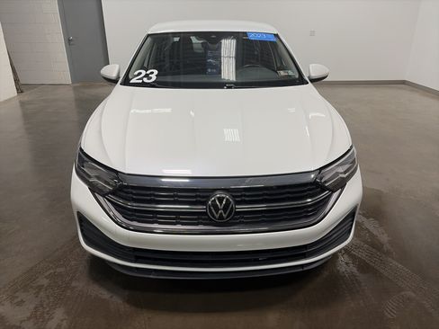 Certified 2023 Volkswagen Jetta SE FWD image 8
