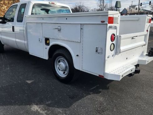 Used 2011 Ford F250 XL w/ XL Value Pkg image 5