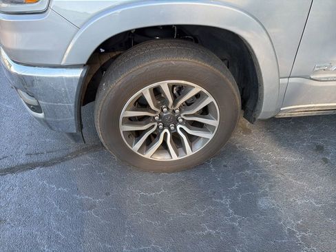 Used 2025 RAM 1500 Limited AWD/4WD image 5