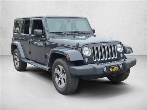 Used 2016 Jeep Wrangler Unlimited Sahara AWD/4WD image 3