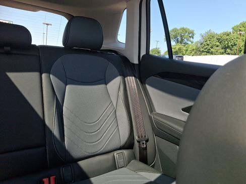 Certified 2026 Volkswagen Tiguan SE AWD/4WD image 16