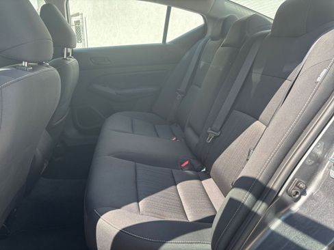 Used 2025 Nissan Altima 2.5 SV FWD image 27