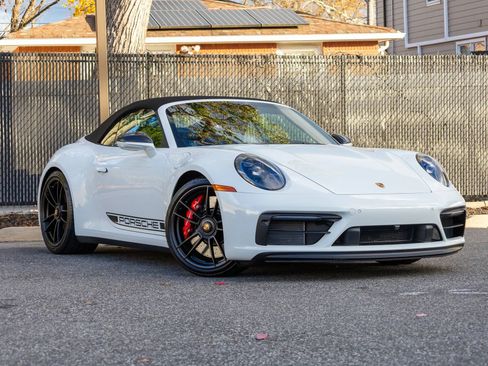 Used 2024 Porsche 911 Carrera 4 GTS image 3