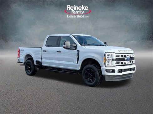 Used 2024 Ford F250 XLT image 3