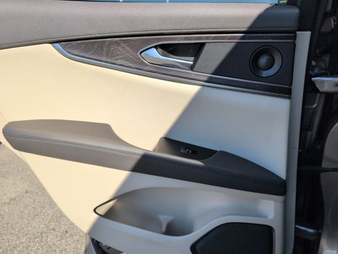 Used 2019 Lincoln Nautilus Reserve image 33