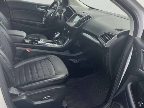 Used 2018 Ford Edge SEL w/ Equipment Group 201A AWD/4WD image 3