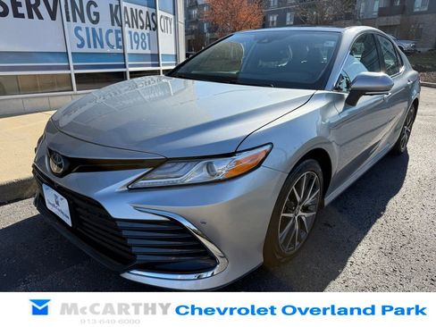 Used 2024 Toyota Camry XLE w/ Navigation Package image 10