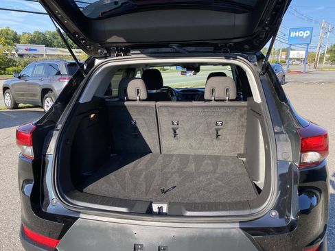 Used 2023 Chevrolet TrailBlazer LT image 5