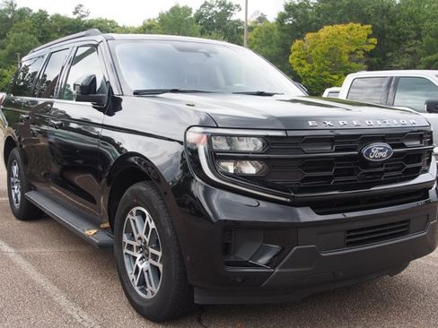 Certified 2025 Ford Expedition Max Active RWD image 2