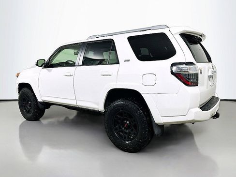 Used 2017 Toyota 4Runner SR5 Premium image 5