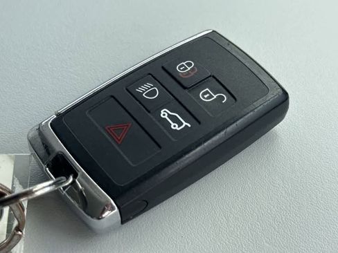 Used 2024 Land Rover Range Rover Sport SE AWD/4WD image 28