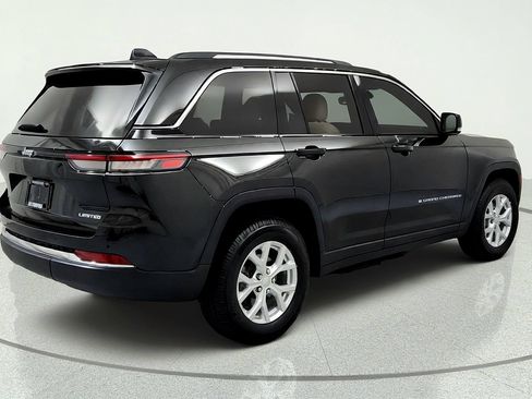 Used 2023 Jeep Grand Cherokee Limited AWD/4WD image 5