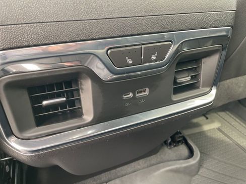 Used 2023 Chevrolet Silverado 1500 High Country w/ High Country Premium Package AWD/4WD image 29