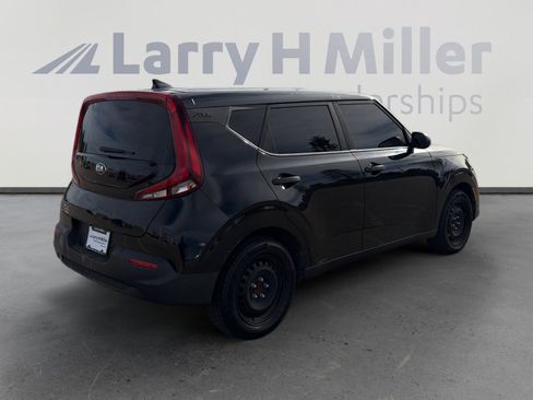 Used 2020 Kia Soul LX image 6
