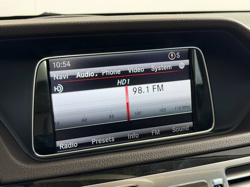 Used 2014 Mercedes-Benz E 250 BlueTEC 4MATIC Sedan image 42